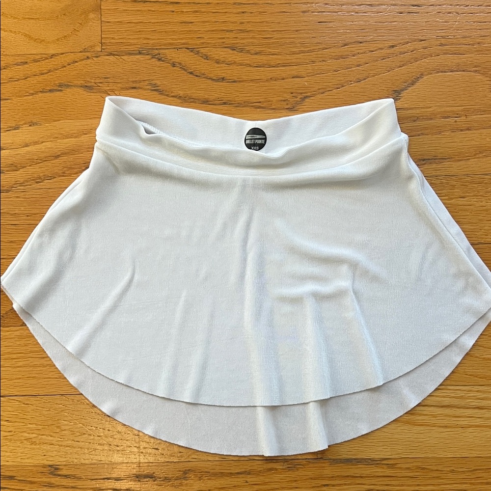 XXS Bullet Pointe skirt- white. EUC